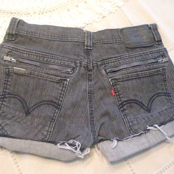Levi's 511 Distressed black Cutoff Denim Shorts size 32 - Picture 2 of 5